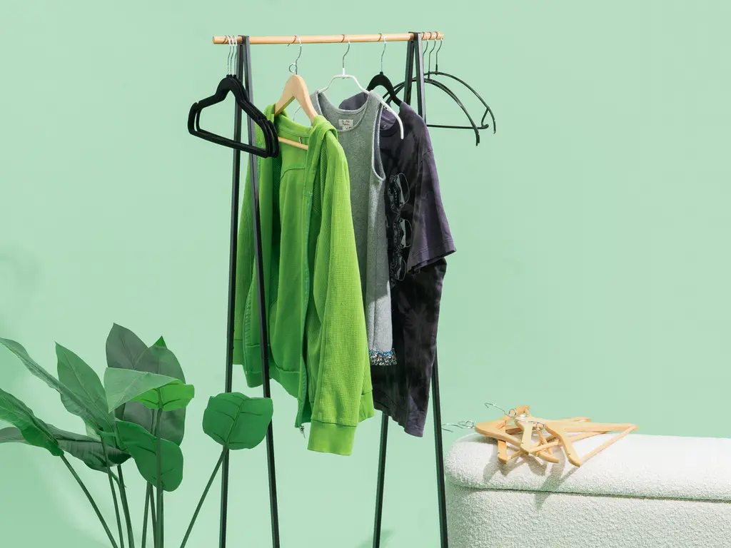 Hanger Suppliers Backed by an In-House Hanger Factory