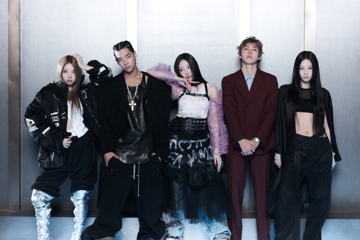 Latest Kpop Buzz: Viral Songs and Stages Taking Over Now