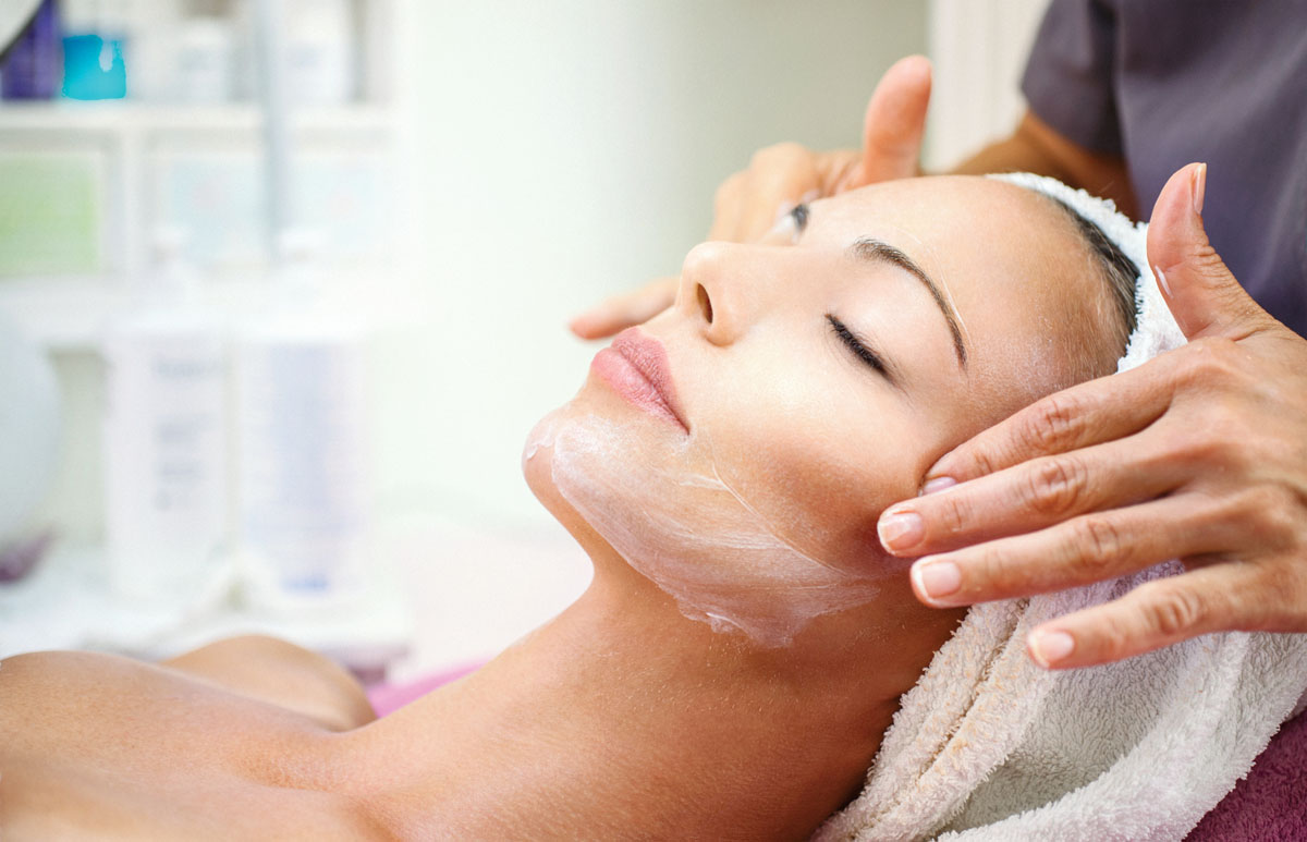 LED Facial Therapy Queens NY – Experience the Ultimate Glow